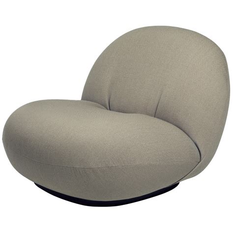 pacha lounge chair swivel base.